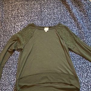 A shirt from the brand "Knox Rose" Size Medium